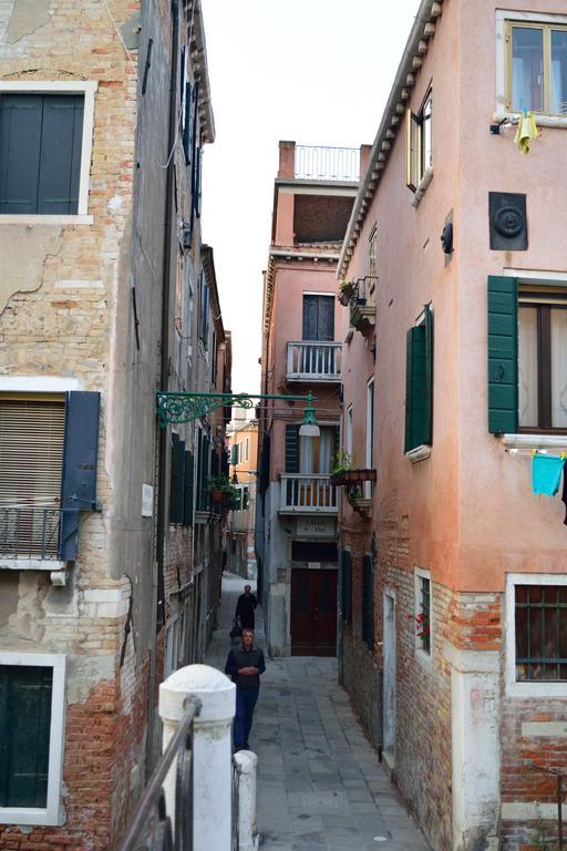 Biennale 252 Apartman Velence Szoba fotó