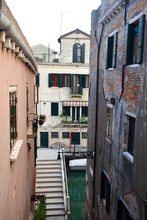Biennale 252 Apartman Velence Szoba fotó