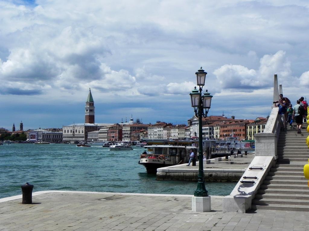 Biennale 252 Apartman Velence Szoba fotó